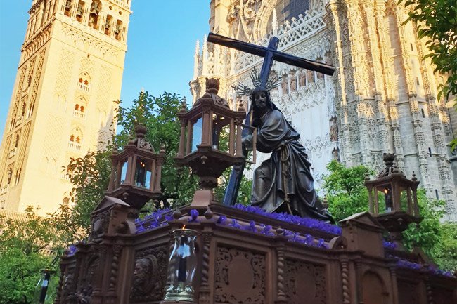 la-corona-sevilla-semana-santa