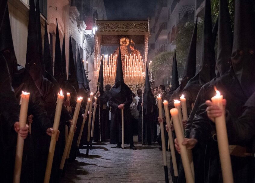 cortejo nazarenos hermandad del gran poder