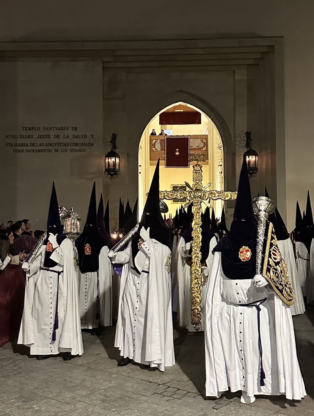 cruz de guia nazarenos hermandad de los gitanos sevilla