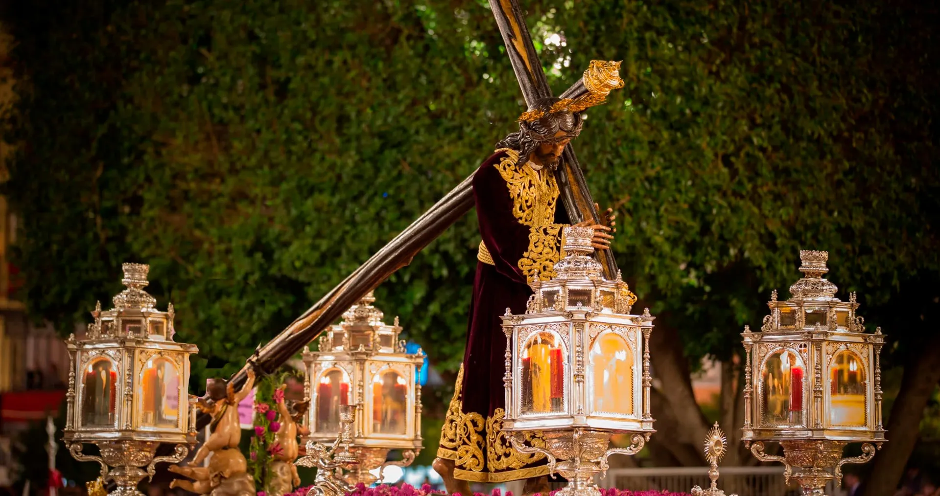 hermandad las siete palabras sevilla miércoles santo