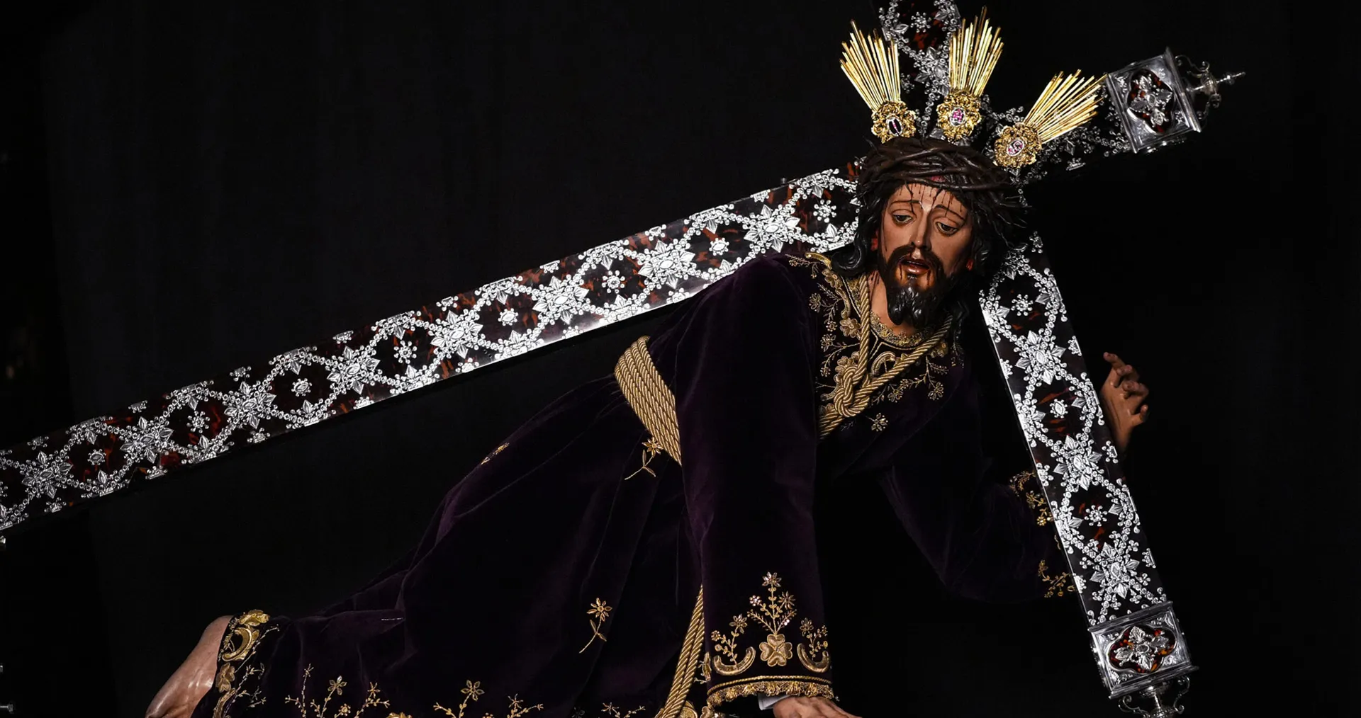 hermandad las penas sevilla lunes santo penas de san vicente