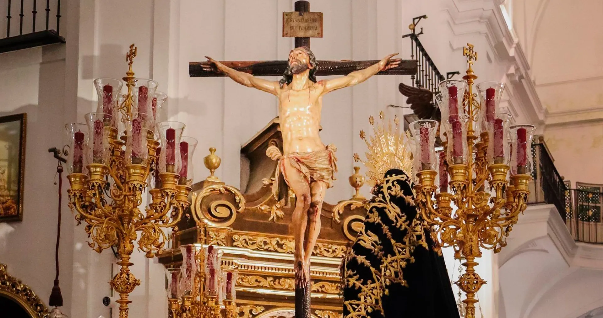 hermandad santa cruz sevilla martes santo