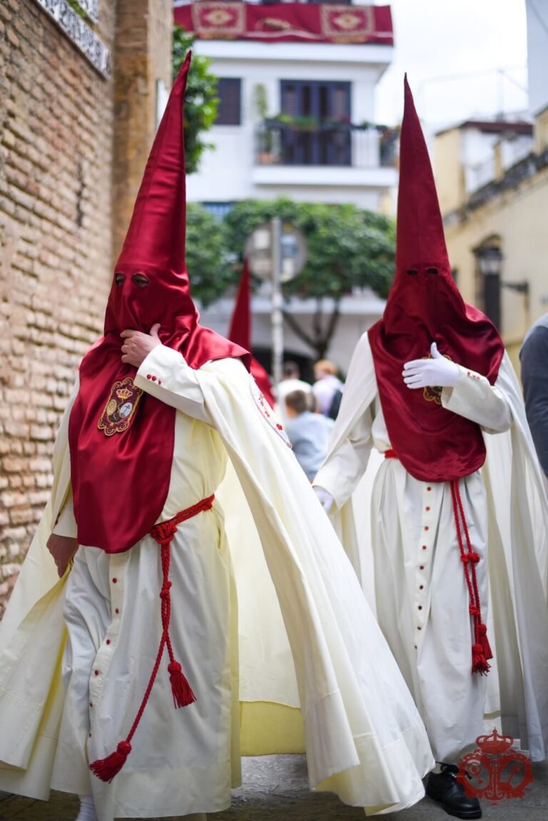 penitentes la lanzada sevilla